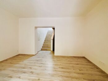 Obývací prostor - Pronájem bytu 2+1 v osobním vlastnictví 41 m², Vyškov