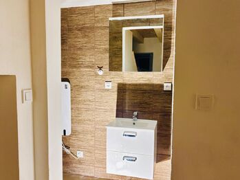 Koupelna - Pronájem bytu 2+1 v osobním vlastnictví 41 m², Vyškov