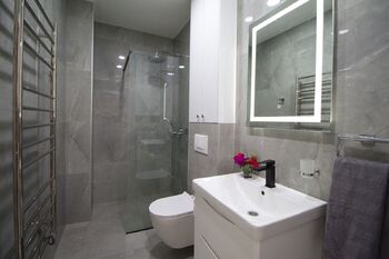 Prodej bytu 3+kk v osobním vlastnictví 67 m², Tivat