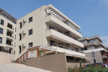 Prodej bytu 3+kk v osobním vlastnictví 67 m², Tivat