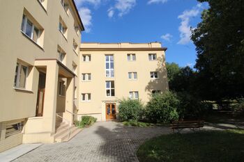Prodej bytu 2+1 v osobním vlastnictví 56 m², Praha 6 - Dejvice