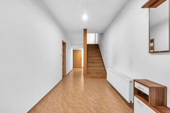 Prodej domu 570 m², Klamoš