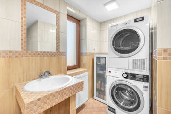 Prodej domu 570 m², Klamoš