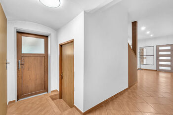 Prodej domu 570 m², Klamoš