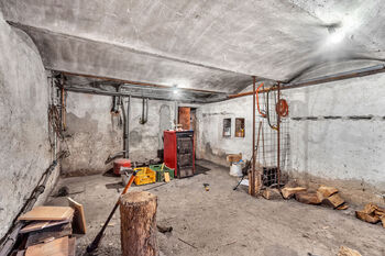 Prodej domu 570 m², Klamoš