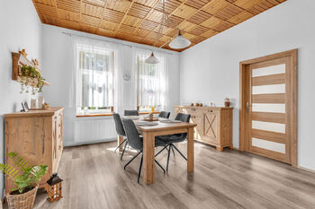 Prodej domu 570 m², Klamoš