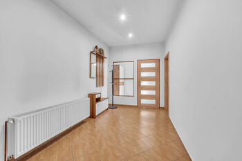 Prodej domu 570 m², Klamoš
