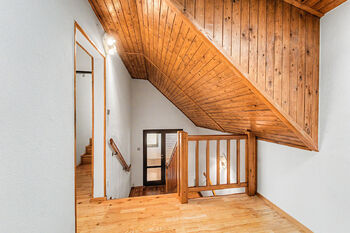 Schody do patra - Prodej domu 189 m², Úvaly