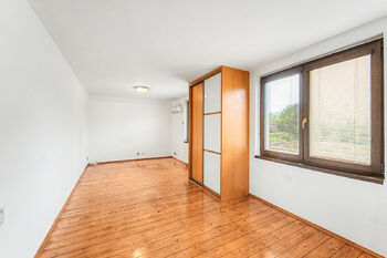 Dětský pokoj - Prodej domu 189 m², Úvaly