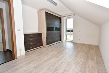 Samostatná ložnice č. 2. - Prodej domu 129 m², Mělník