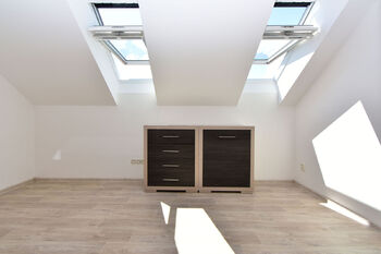 Samostatná ložnice č. 3. - Prodej domu 129 m², Mělník