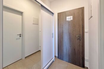 Prodej bytu 1+kk v osobním vlastnictví 28 m², Černá v Pošumaví