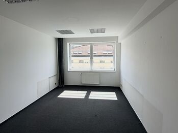 Pronájem kancelářských prostor 18 m², Příbram