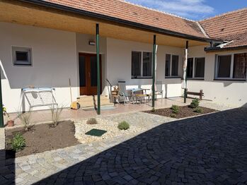 Pronájem domu 100 m², Hovorany