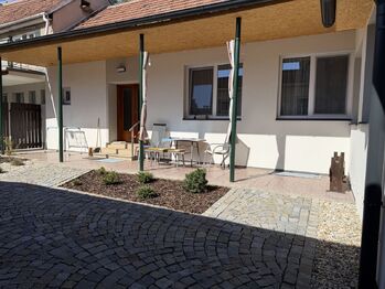 Pronájem domu 100 m², Hovorany