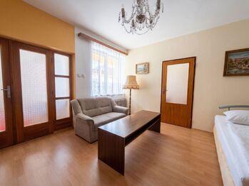 Pronájem domu 100 m², Hovorany