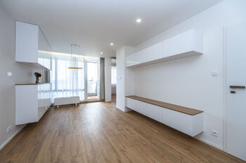 Pronájem bytu 3+kk v osobním vlastnictví 68 m², Praha 8 - Kobylisy