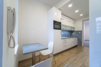 Pronájem bytu 1+1 v osobním vlastnictví 31 m², Praha 9 - Libeň