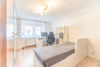 pokoj v podkroví - Prodej domu 160 m², Karlova Ves