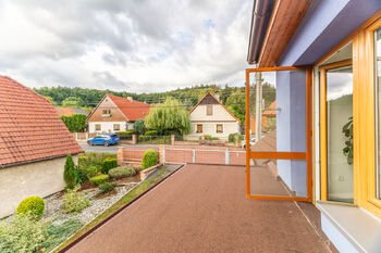 pohled z balkonu - Prodej domu 160 m², Karlova Ves