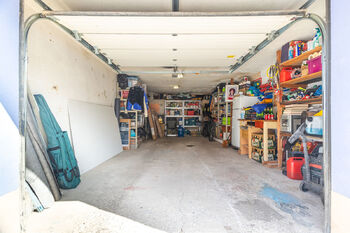 garáž - Prodej domu 160 m², Karlova Ves