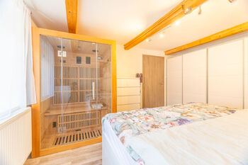 v ložnici je sauna - Prodej domu 160 m², Karlova Ves