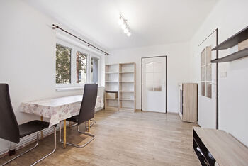 obývací pokoj II. - Prodej bytu 2+1 v osobním vlastnictví 43 m², Praha 10 - Uhříněves