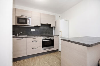 Kuchyň I. - Prodej bytu 2+1 v osobním vlastnictví 43 m², Praha 10 - Uhříněves 