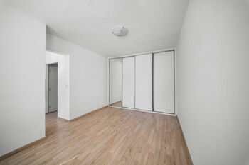 Prodej bytu 1+1 v osobním vlastnictví 34 m², Praha 5 - Jinonice