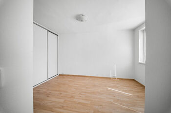 Prodej bytu 1+1 v osobním vlastnictví 34 m², Praha 5 - Jinonice