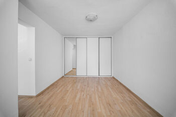 Prodej bytu 1+1 v osobním vlastnictví 34 m², Praha 5 - Jinonice