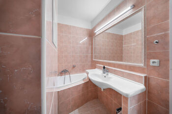 Prodej bytu 1+1 v osobním vlastnictví 34 m², Praha 5 - Jinonice
