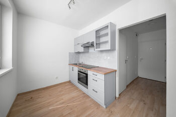 Prodej bytu 1+1 v osobním vlastnictví 34 m², Praha 5 - Jinonice