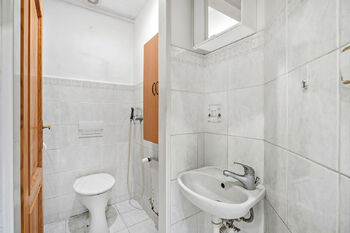 2NP - WC - Prodej obchodních prostor, Lomnice nad Popelkou