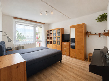 Ložnice - Prodej bytu 2+1 v družstevním vlastnictví 59 m², Milovice