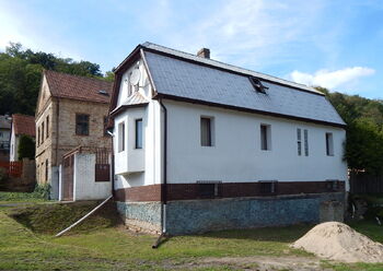 Pohled na čp 35 - Prodej domu 160 m², Velemín