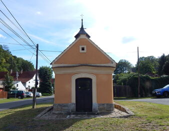 Kaplička pod domem - Prodej domu 160 m², Velemín