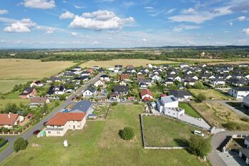 pozemek z dronu - Prodej pozemku 1551 m², Křenice