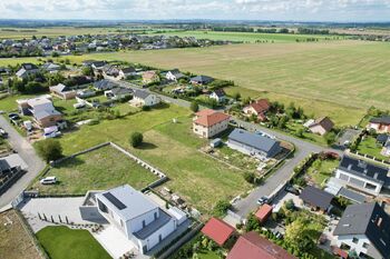 pozemek z dronu - Prodej pozemku 1551 m², Křenice