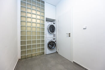 Prodej bytu 1+1 v osobním vlastnictví 56 m², Praha 10 - Vršovice