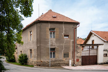 Prodej domu 300 m², Blevice