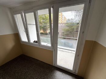 společná lodžie v mezipatře - Pronájem bytu 1+1 v osobním vlastnictví 40 m², Plzeň