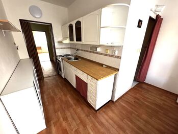 kuchyně - Pronájem bytu 1+1 v osobním vlastnictví 40 m², Plzeň