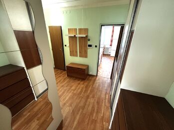 předsíň - Pronájem bytu 1+1 v osobním vlastnictví 40 m², Plzeň
