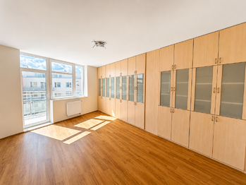 Prodej bytu 3+kk v osobním vlastnictví 85 m², Praha 5 - Hlubočepy
