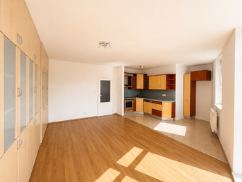 Prodej bytu 3+kk v osobním vlastnictví 85 m², Praha 5 - Hlubočepy