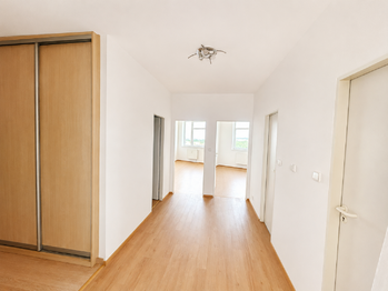 Prodej bytu 3+kk v osobním vlastnictví 85 m², Praha 5 - Hlubočepy