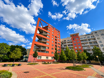 Prodej bytu 3+kk v osobním vlastnictví 85 m², Praha 5 - Hlubočepy