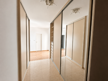 Prodej bytu 3+kk v osobním vlastnictví 85 m², Praha 5 - Hlubočepy