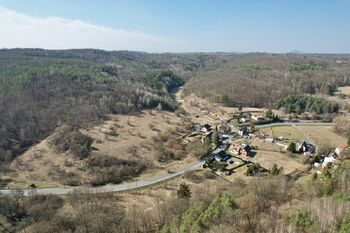 Prodej pozemku 18162 m², Medonosy